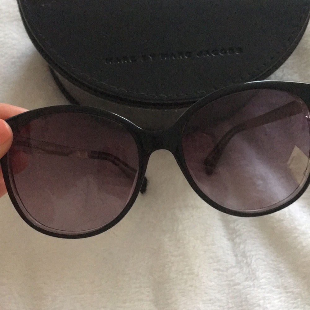 Marc By Marc Jacob Sunglasses - image 5